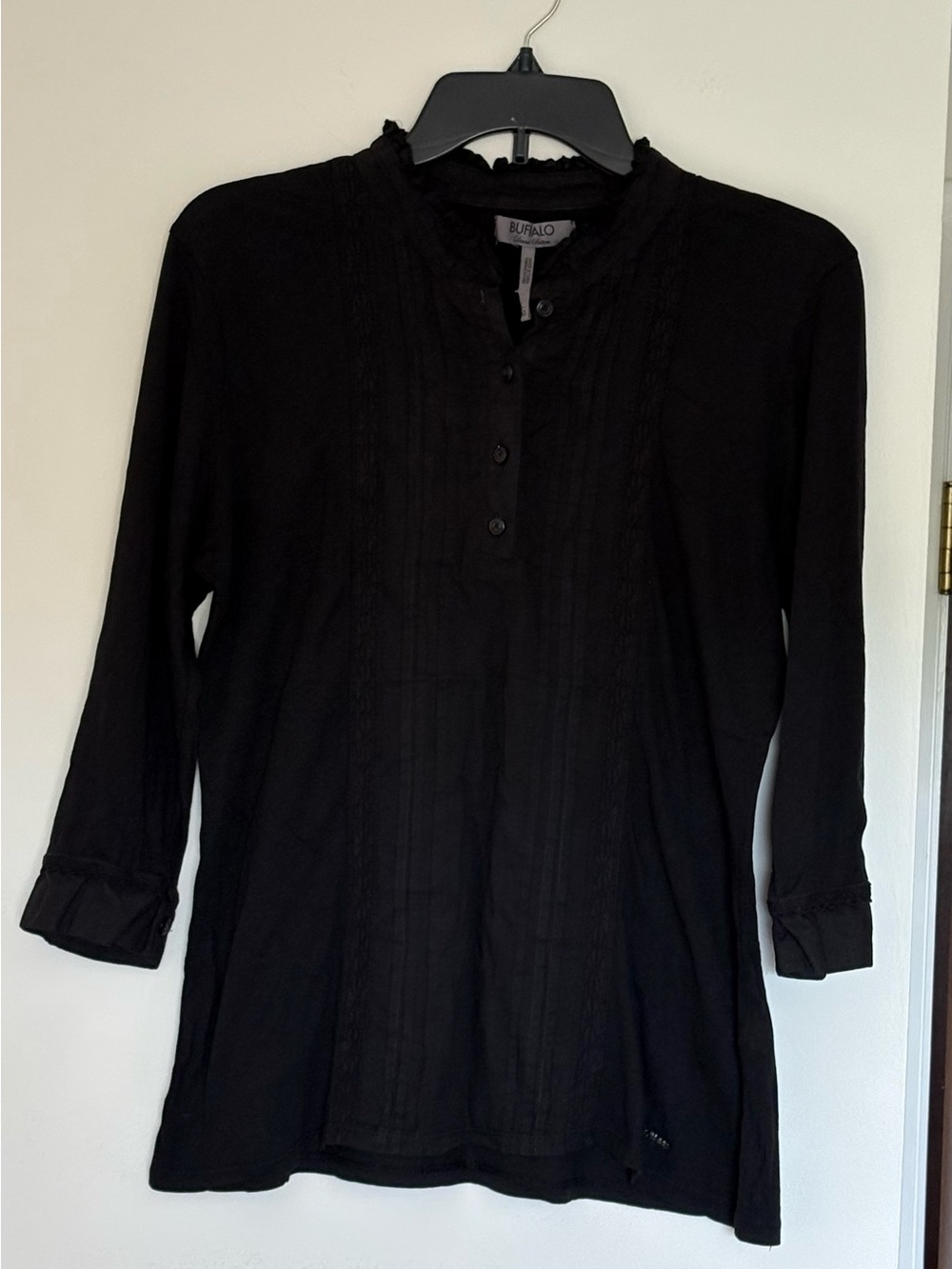 Buffalo Black Pintuck 1/4 Button Front Pleated Ruffle Tunic Blouse 3/4 Sleeve